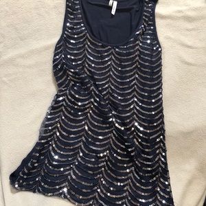 🦋pick 5/$25!  曆 Navy tank with sheer overlay